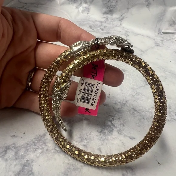 Vintage Betsey Johnson arm cuff - Picture 4 of 5